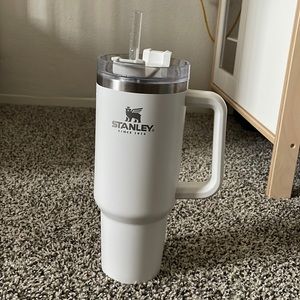 Stanley cup, white